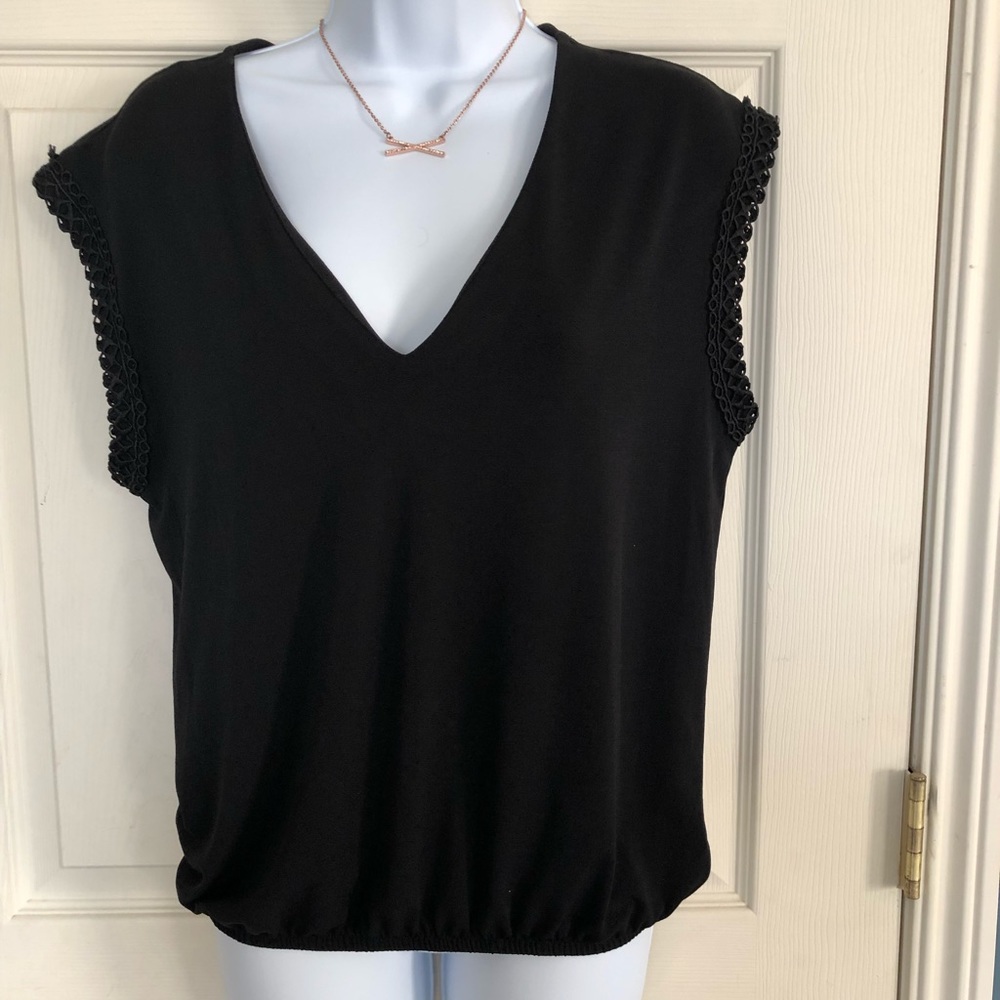 Express top with lace sleeve detail Size M
